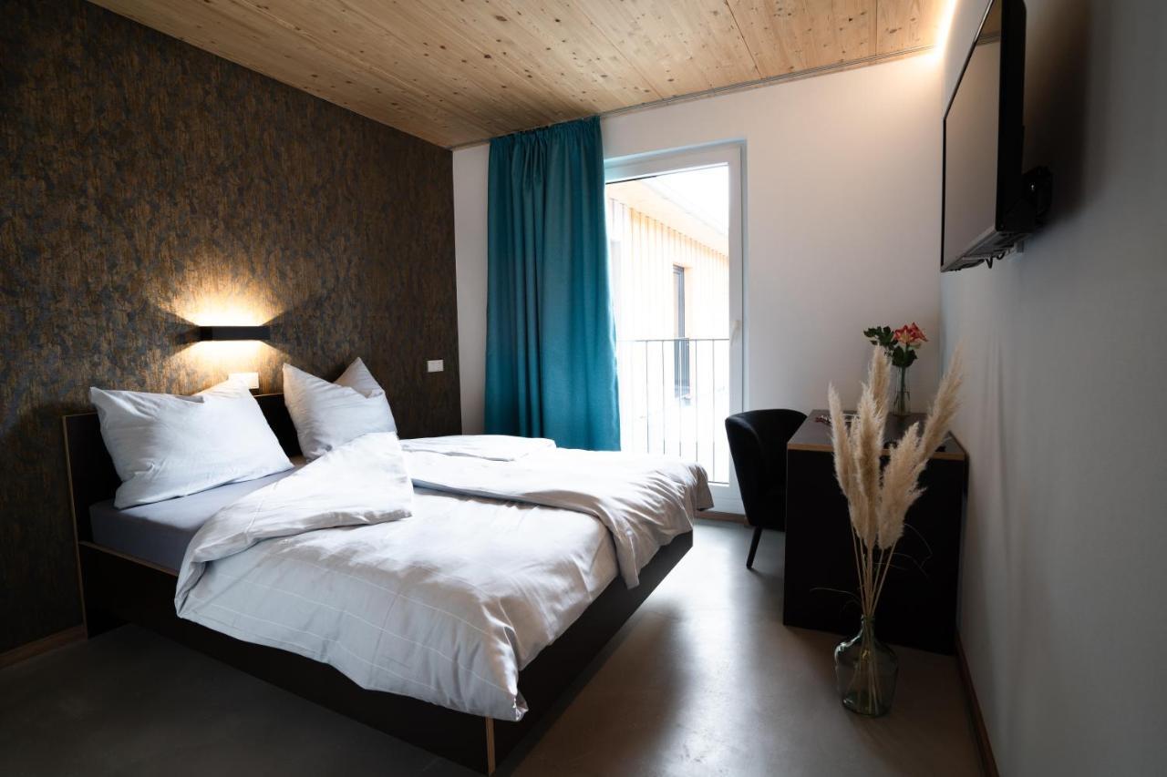 Motel Q Zimmern ob Rottweil Eksteriør billede